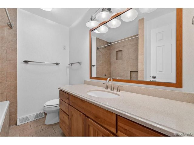 6584 S Clermont Ct, Centennial, CO 80121