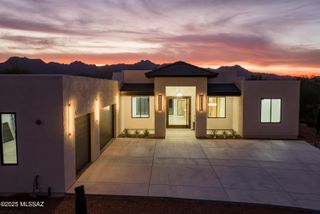 2537 N Lloyd Bush Drive, Tucson, AZ 85745