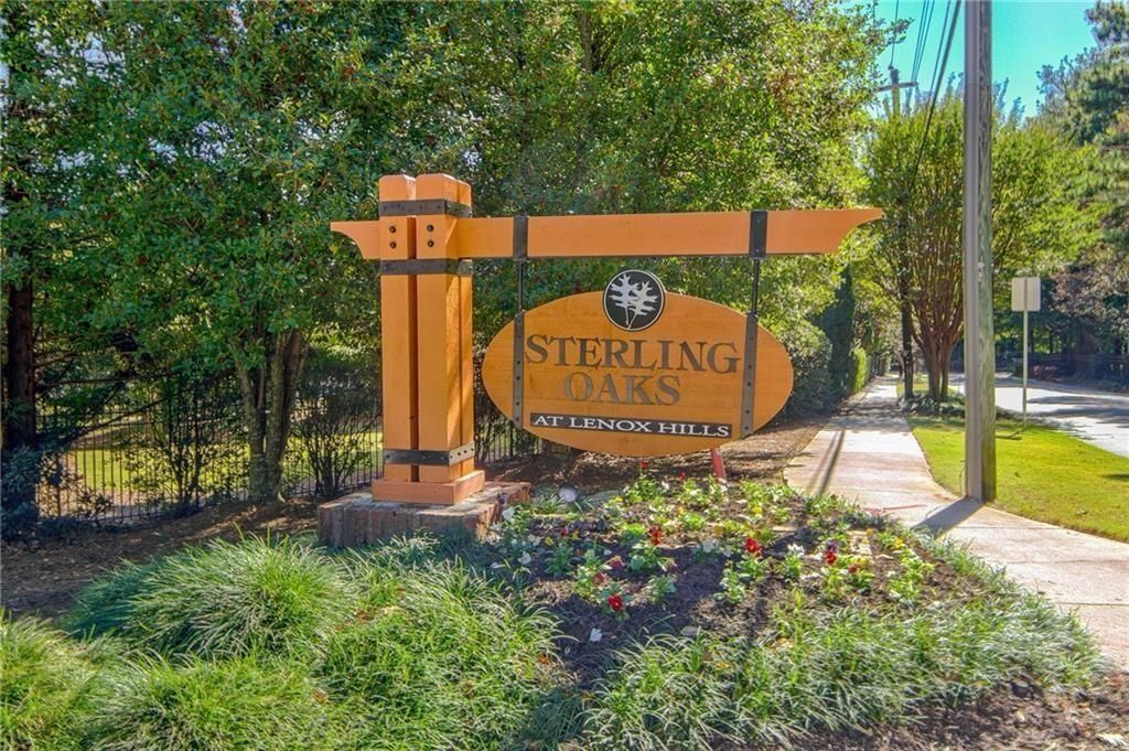 Image 1 of property listing at 1949 Sterling Oaks Circle NE 13, Atlanta, GA 30319