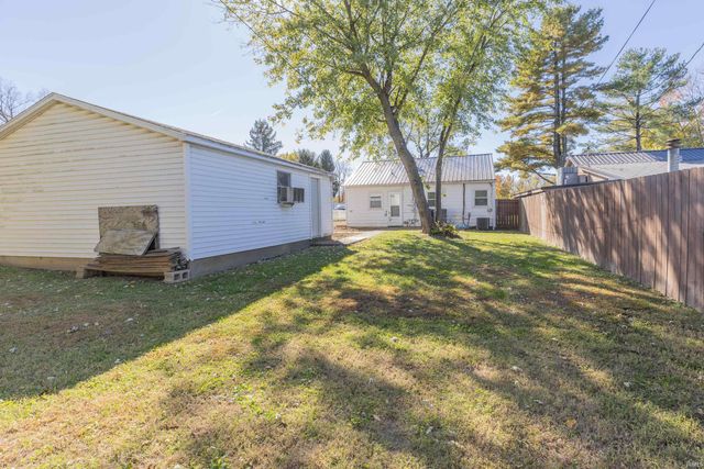 1254 Maple Court, Evansville, IN 47714