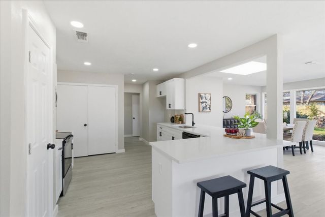 1509 University Drive, Arlington, TX 76013