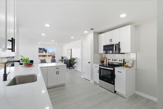 1509 University Drive, Arlington, TX 76013