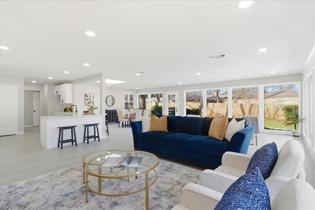 1509 University Drive, Arlington, TX 76013