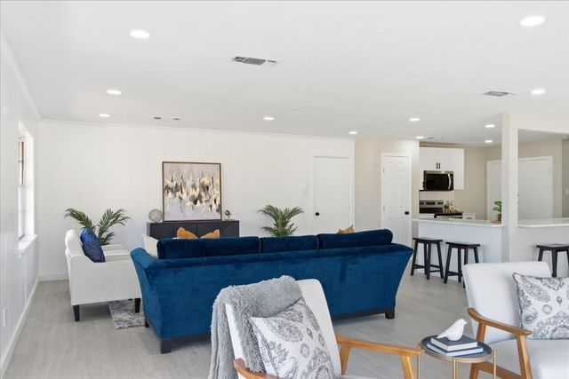 1509 University Drive, Arlington, TX 76013