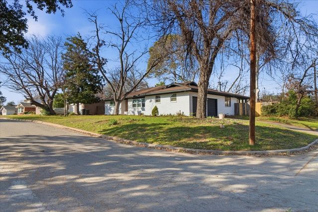 1509 University Drive, Arlington, TX 76013