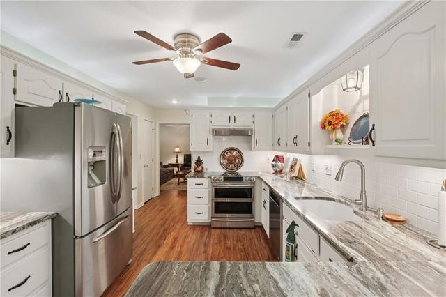 46 NE 231 Road, Warrensburg, MO 64093