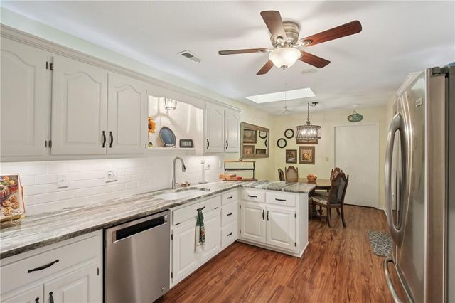 46 NE 231 Road, Warrensburg, MO 64093