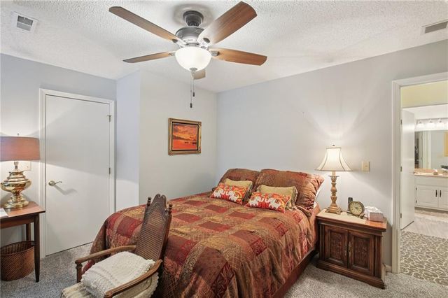 46 NE 231 Road, Warrensburg, MO 64093