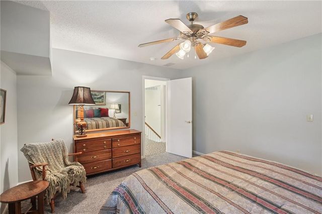 46 NE 231 Road, Warrensburg, MO 64093