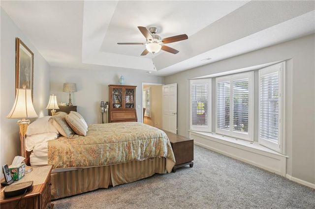 46 NE 231 Road, Warrensburg, MO 64093