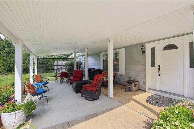 46 NE 231 Road, Warrensburg, MO 64093