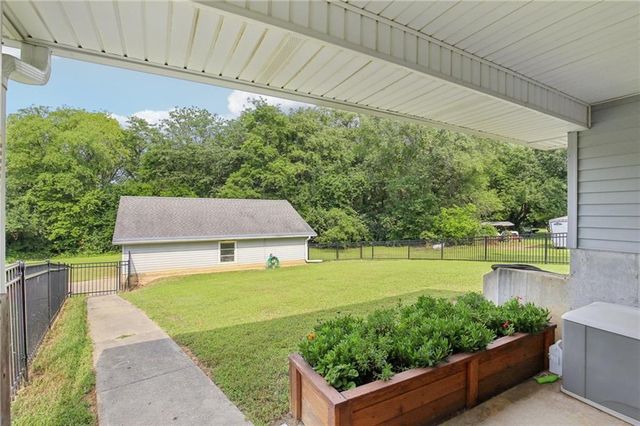 46 NE 231 Road, Warrensburg, MO 64093