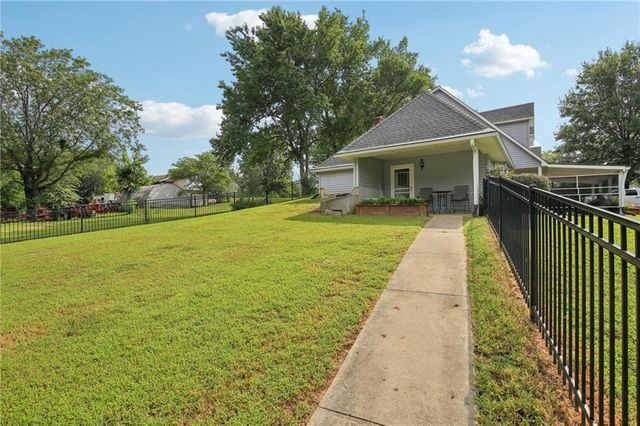 46 NE 231 Road, Warrensburg, MO 64093