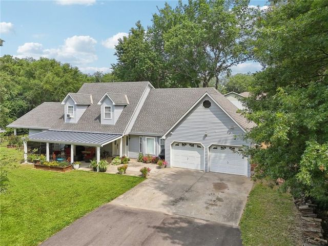 46 NE 231 Road, Warrensburg, MO 64093