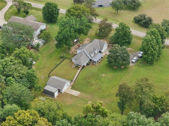 46 NE 231 Road, Warrensburg, MO 64093