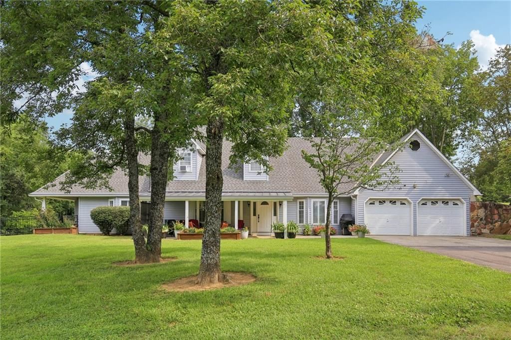 46 NE 231 Road, Warrensburg, MO 64093