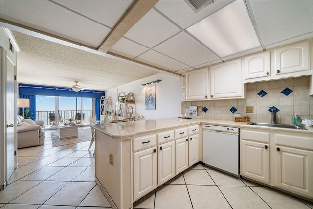 202 Reef Ave 302, Corpus Christi, TX 78402