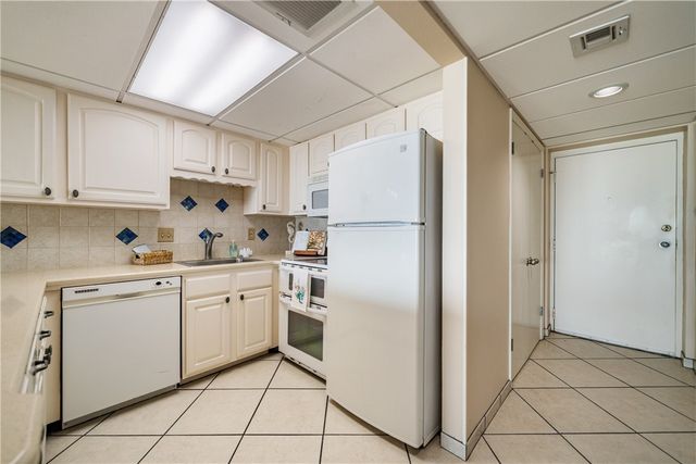 202 Reef Ave 302, Corpus Christi, TX 78402