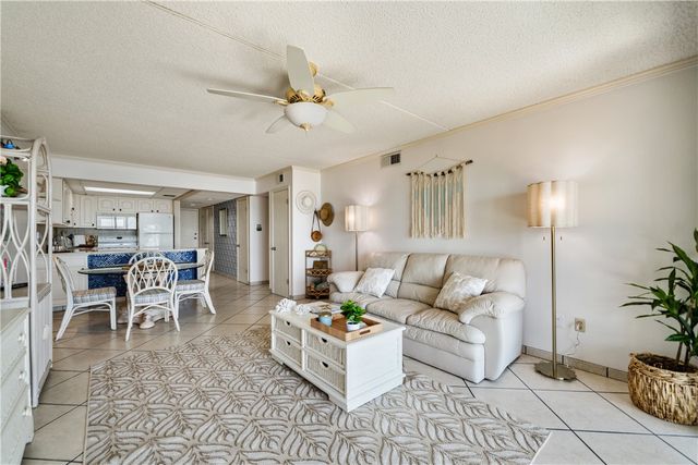 202 Reef Ave 302, Corpus Christi, TX 78402