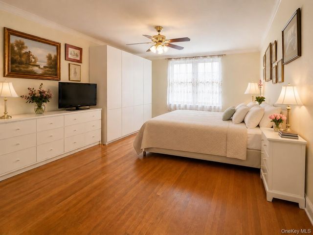 10010 67th Road 6C, Forest Hills, NY 11375