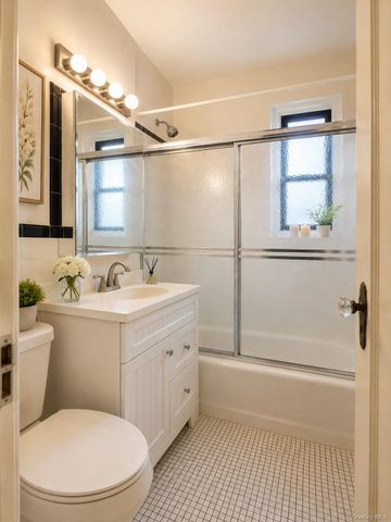 10010 67th Road 6C, Forest Hills, NY 11375