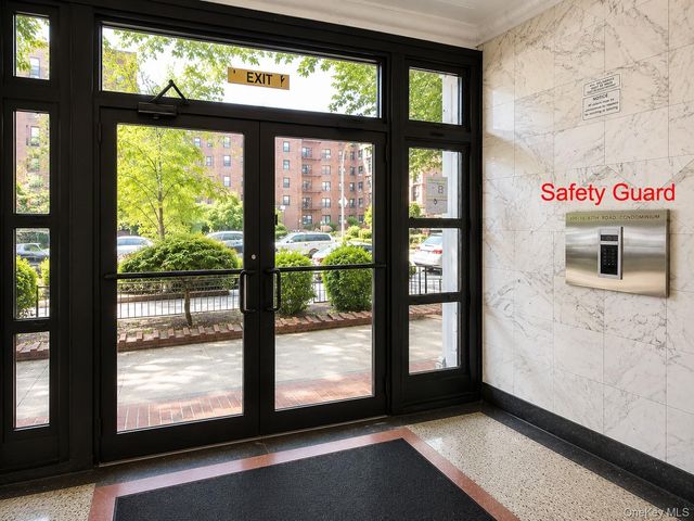 10010 67th Road 6C, Forest Hills, NY 11375