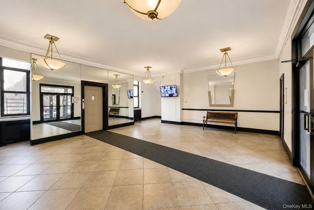 10010 67th Road 6C, Forest Hills, NY 11375