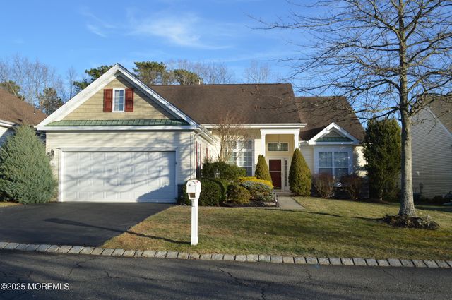 10 Fenwick Lane, Barnegat, NJ 08005