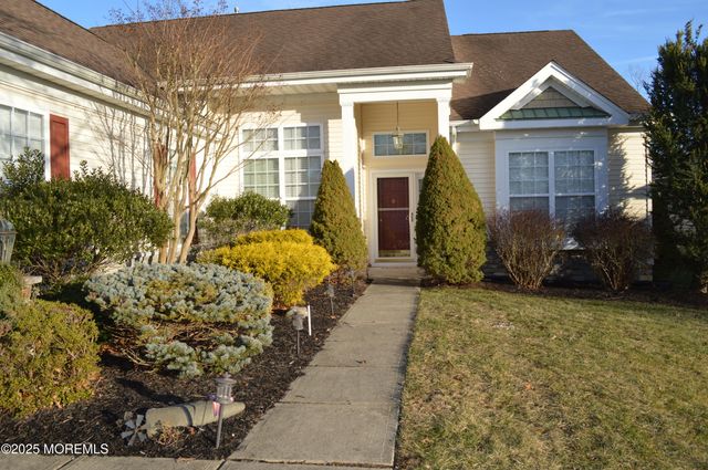 10 Fenwick Lane, Barnegat, NJ 08005