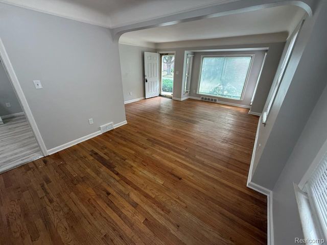 10005 Grayfield, Redford Charter Township, MI 48239
