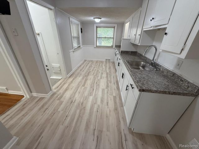 10005 Grayfield, Redford Charter Township, MI 48239