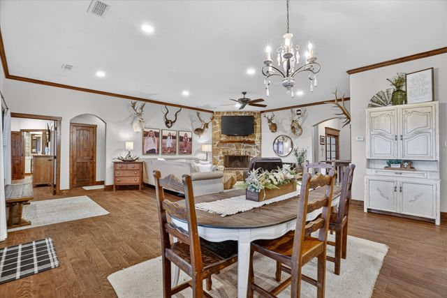 19001 N County Line Road, Ponder, TX 76259