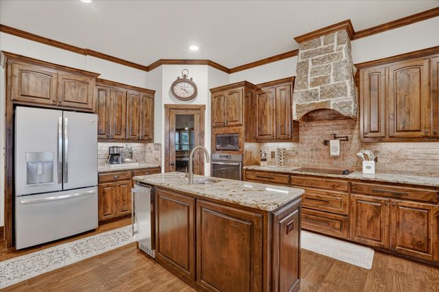 19001 N County Line Road, Ponder, TX 76259