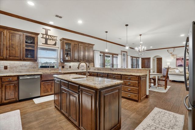 19001 N County Line Road, Ponder, TX 76259
