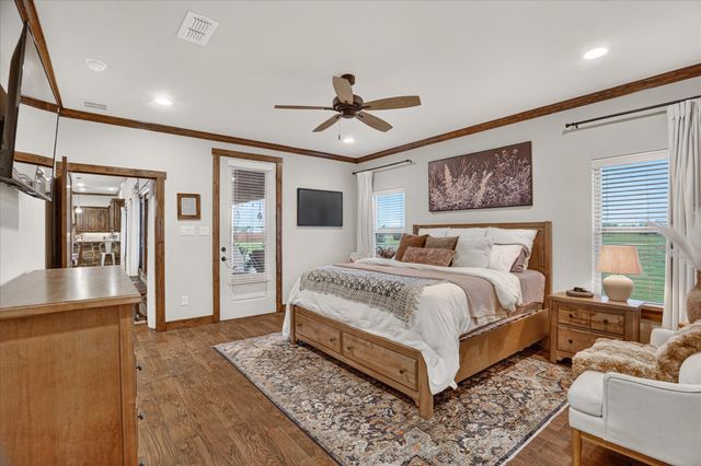 19001 N County Line Road, Ponder, TX 76259