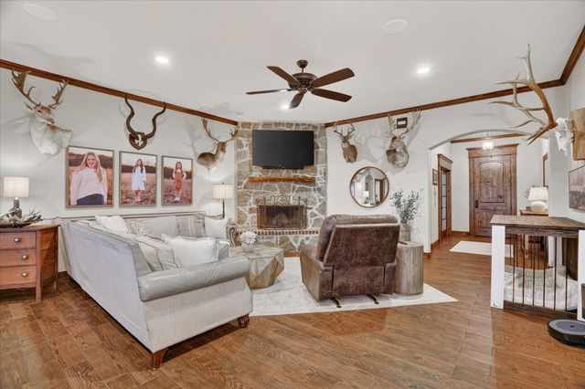 19001 N County Line Road, Ponder, TX 76259