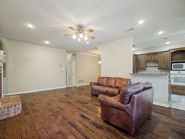 1117 Ellison Park Circle, Denton, TX 76205