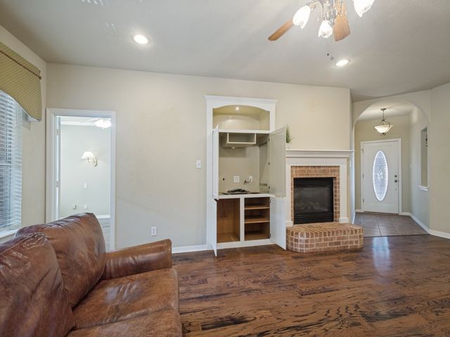 1117 Ellison Park Circle, Denton, TX 76205