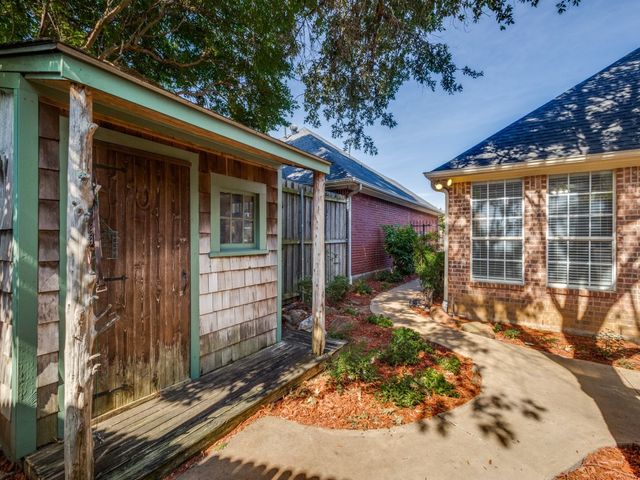 1117 Ellison Park Circle, Denton, TX 76205