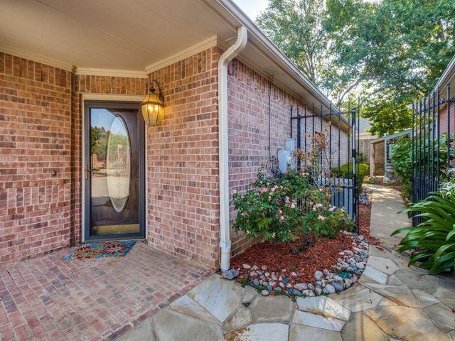 1117 Ellison Park Circle, Denton, TX 76205