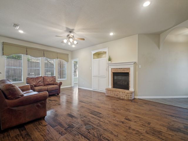 1117 Ellison Park Circle, Denton, TX 76205
