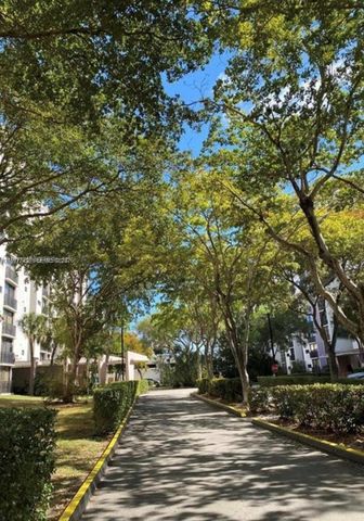 16909 N Bay Rd 915, Sunny Isles Beach, FL 33160