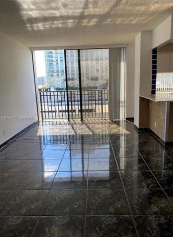 16909 N Bay Rd 915, Sunny Isles Beach, FL 33160