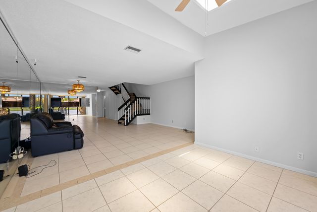 4586 Carambola Circle S 27217, Coconut Creek, FL 33066