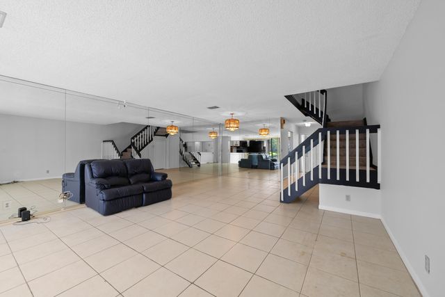 4586 Carambola Circle S 27217, Coconut Creek, FL 33066