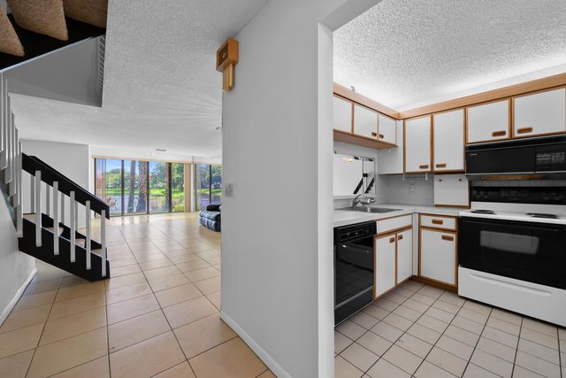 4586 Carambola Circle S 27217, Coconut Creek, FL 33066