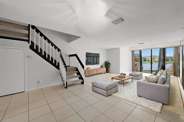 4586 Carambola Circle S 27217, Coconut Creek, FL 33066