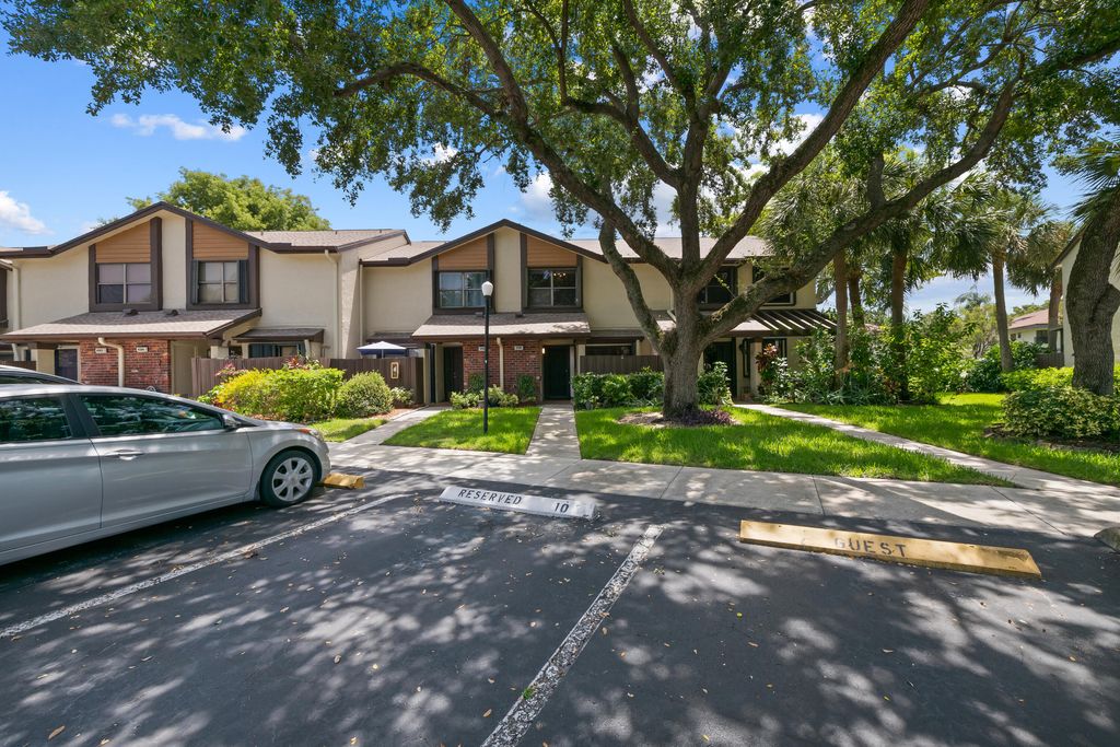 4586 Carambola Circle S 27217, Coconut Creek, FL 33066
