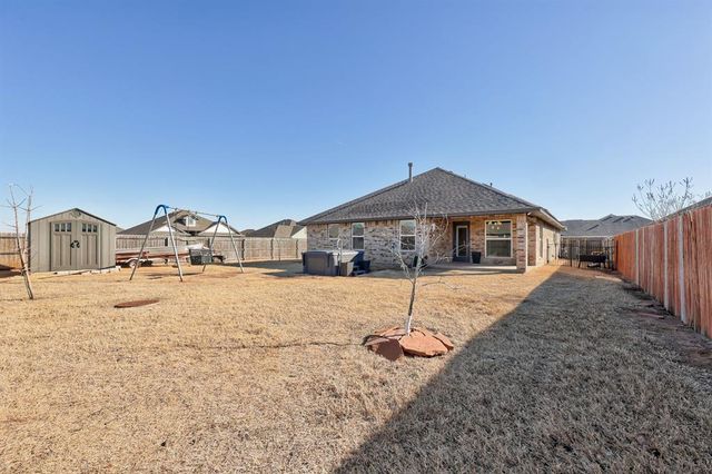 8813 Anaum Lane, Yukon, OK 73099