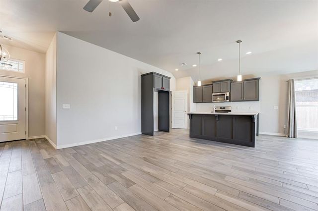 8813 Anaum Lane, Yukon, OK 73099